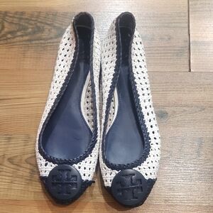 Tory Burch Pasadena Leather Logo Coin Woven Coastal Slip On Ballet Flat Size 8.5